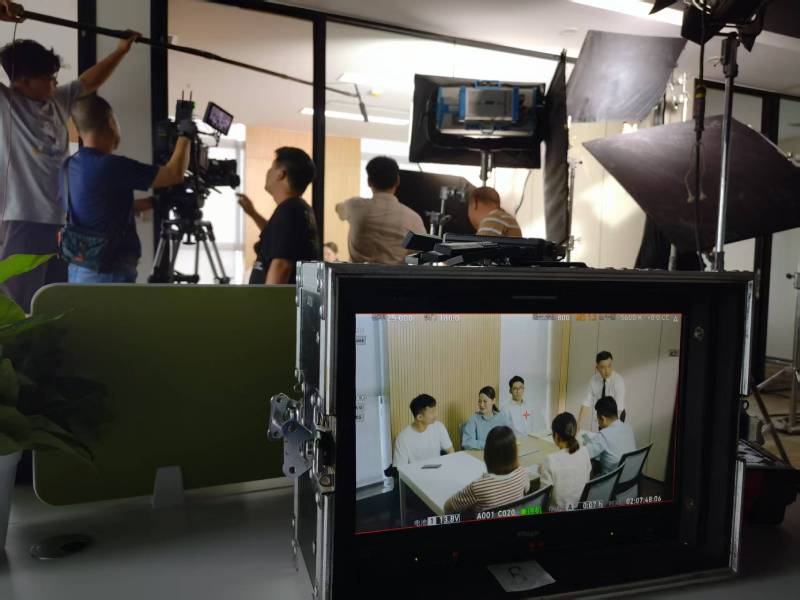 岱岳区TVC拍摄公司：科技产品视觉化大师，诠释未来感与功能美学